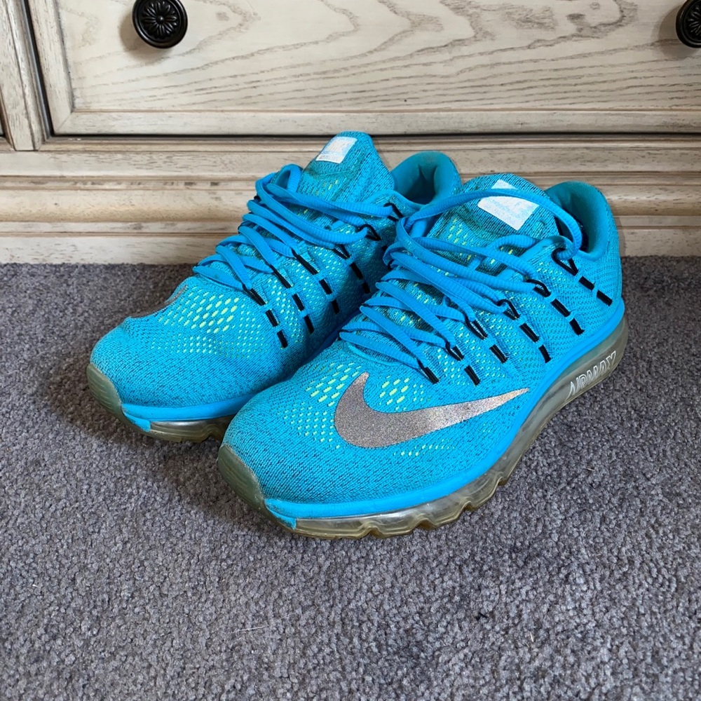 NIKE AIR MAX 2016